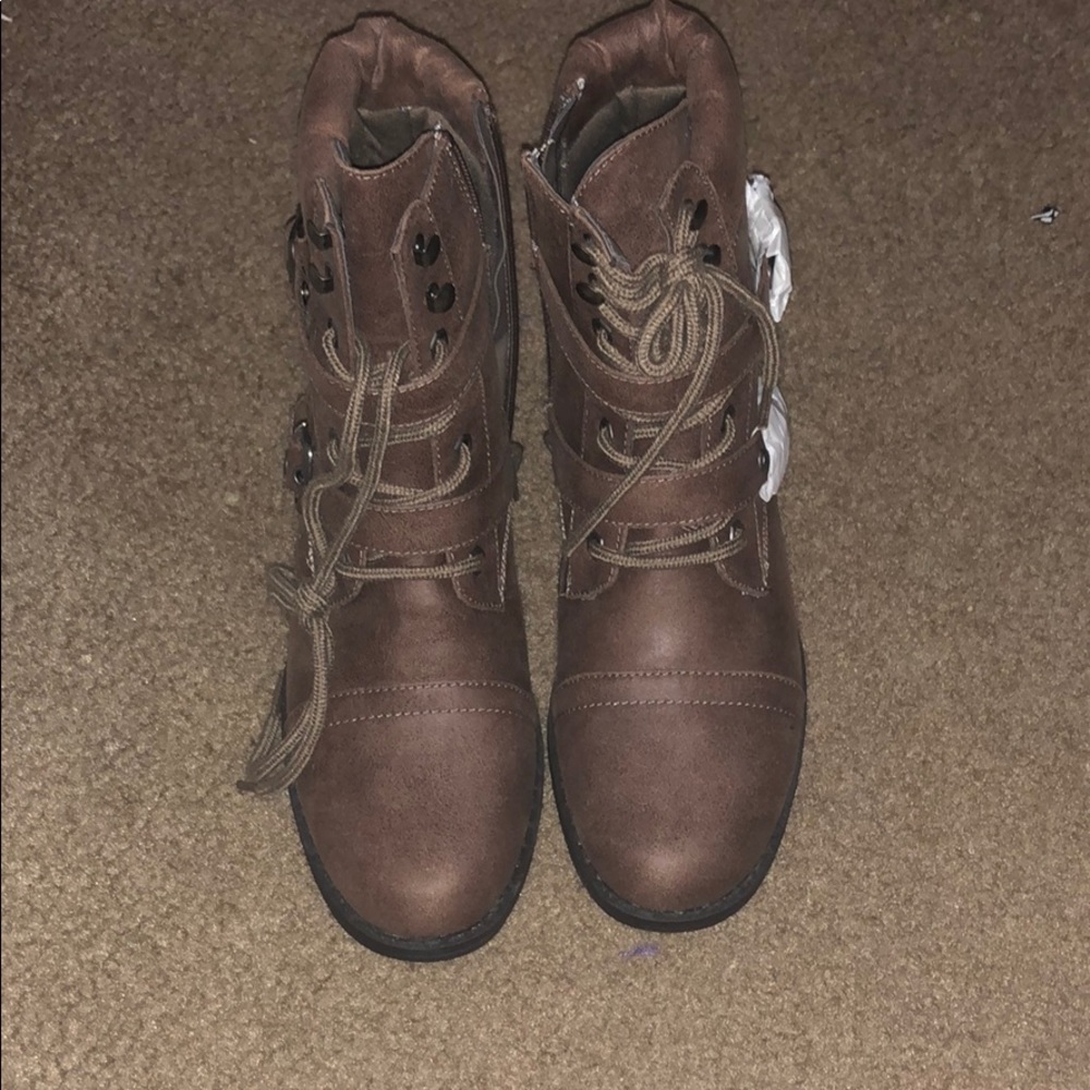 Combat boots size 7